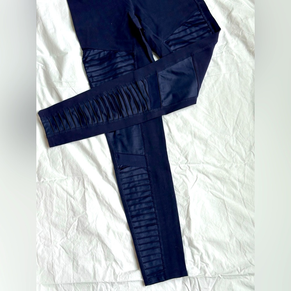 ALO YOGA women’s moto leggings high waist navy M